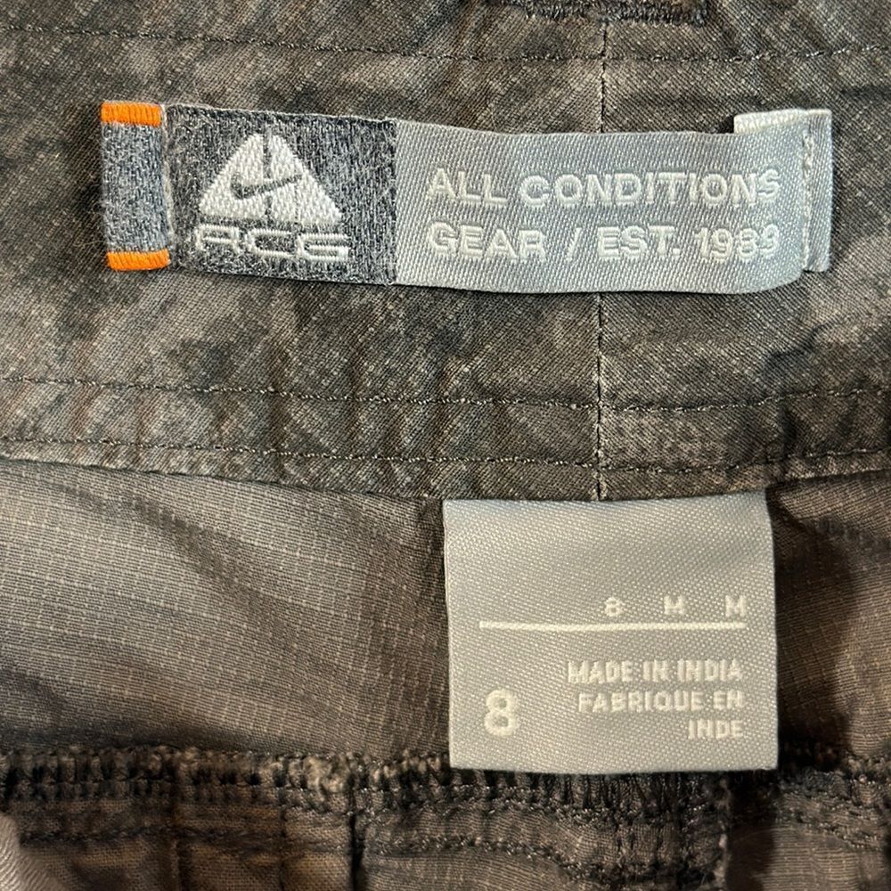 Nike ACG Capri Pants Size 8 Green Camo Cargo Hiking Athletic * - Picture 13 of 14